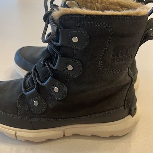 Sorel Boots - Picture 2 of 13